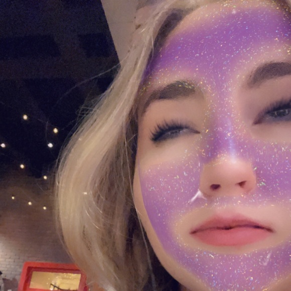 Meet your Posher, Carolyn - Picture 1 of 1